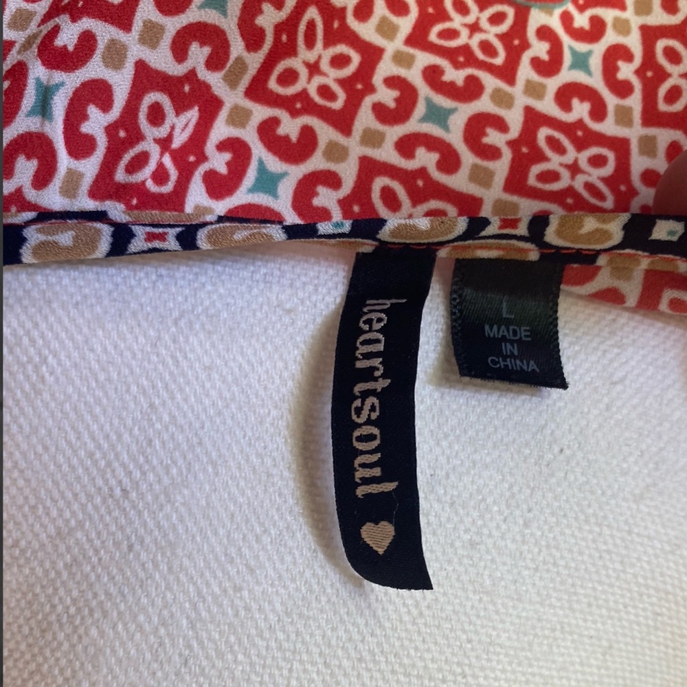 BLOUSE Top Silky Print Sz L  by HeartSoul V-Shape Bottom - Picture 6 of 10